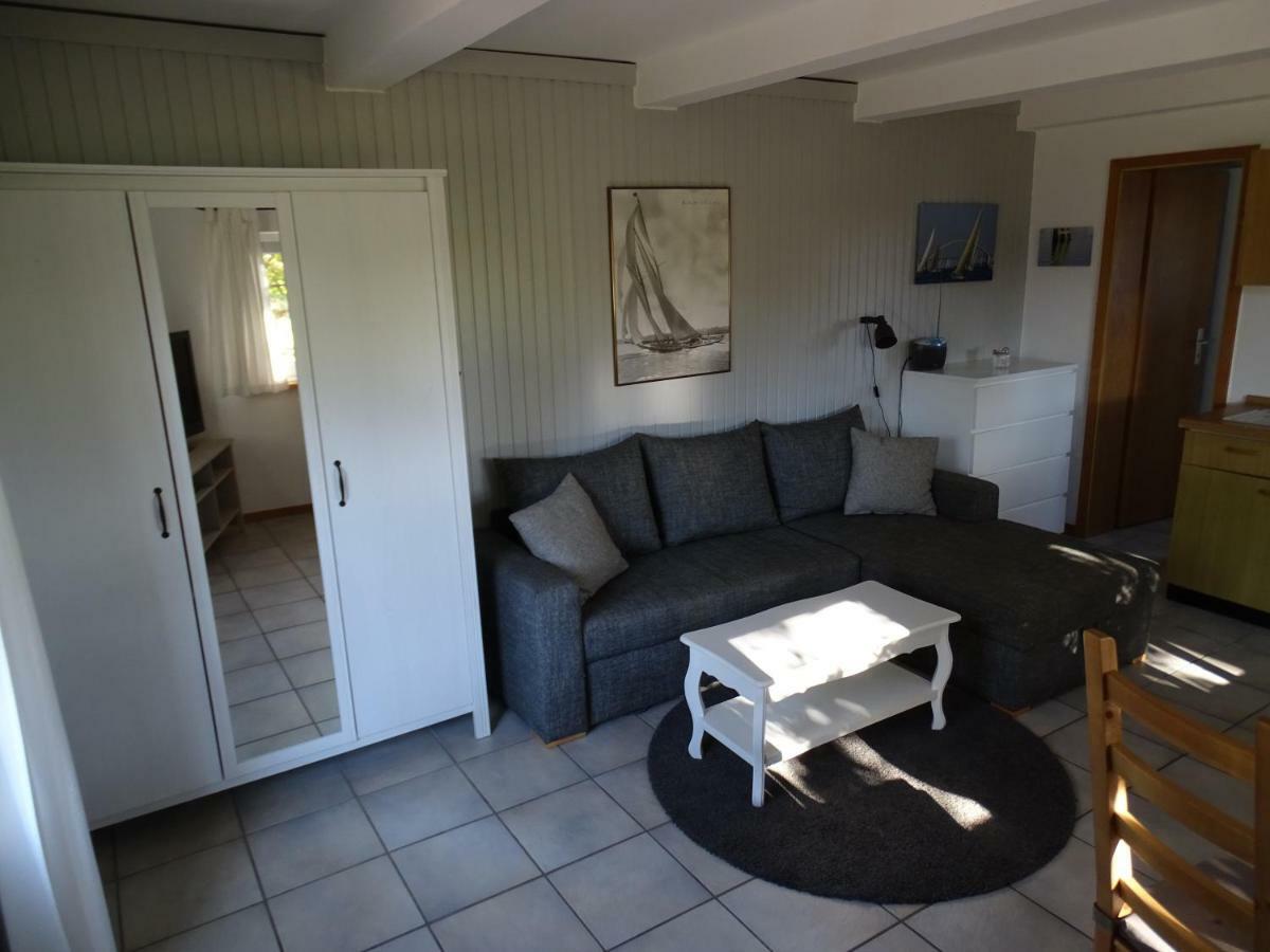 Ferienhaus Der Ferienhof Am Meer, Reetdachhäuschen Fehmarn
